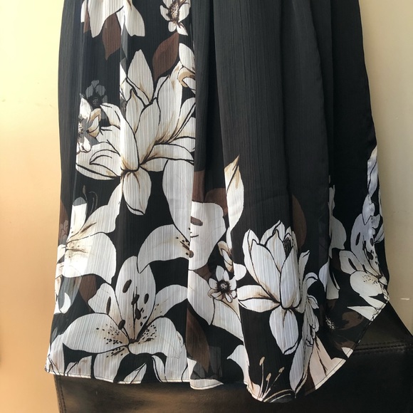 WHBM • Black Floral Sleeveless Ruffle Dress • Sz 6 - Picture 9 of 12